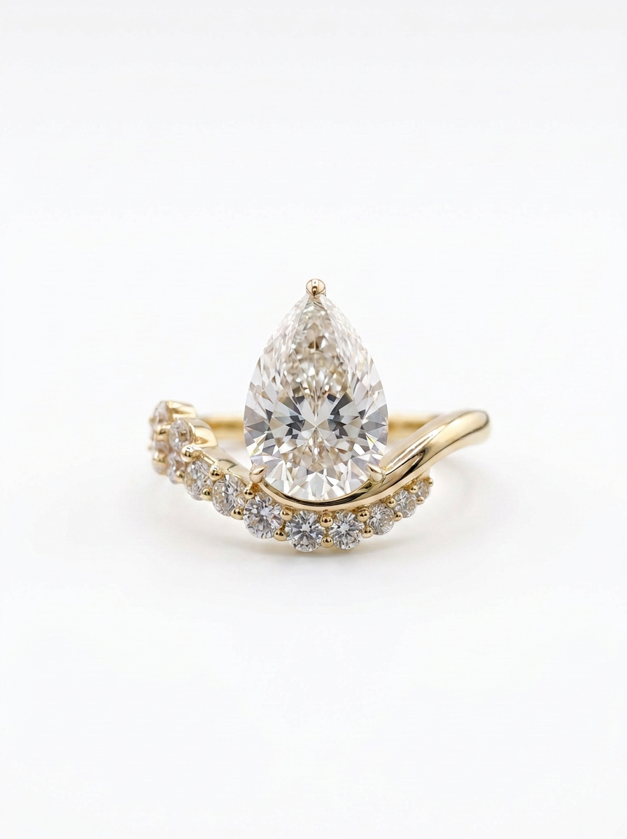 The Keystone | Pear Solitaire & Contour Pavé Set