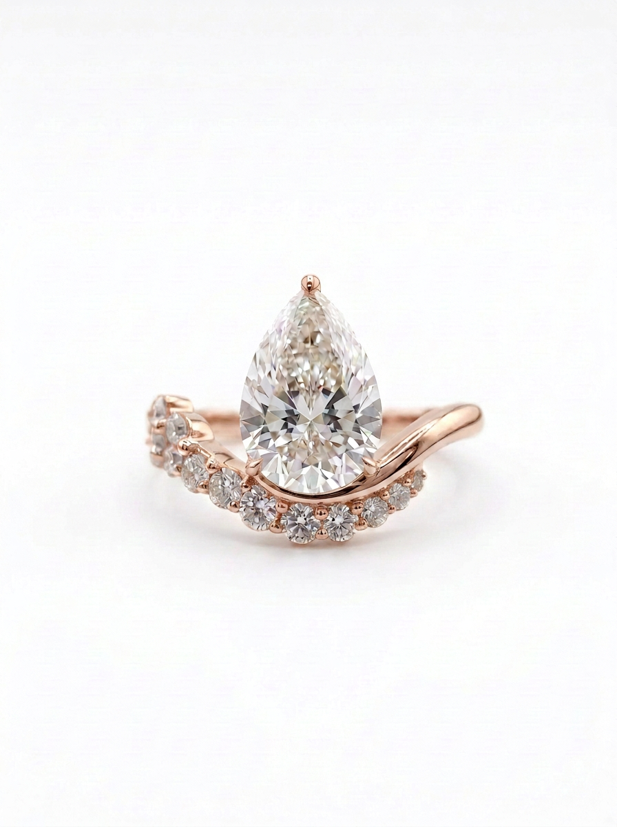 The Keystone | Pear Solitaire & Contour Pavé Set