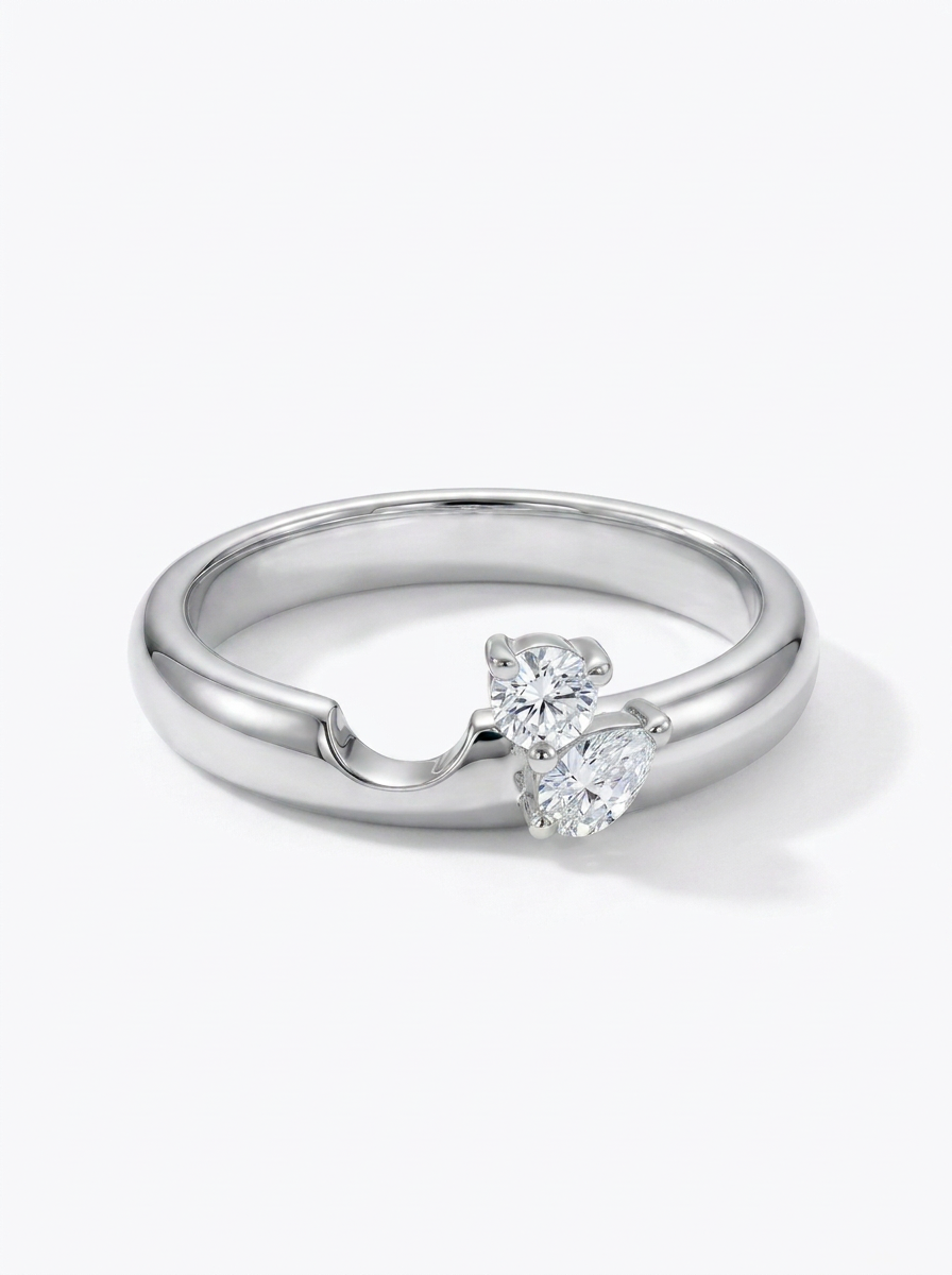 The Interlock toi et moi nesting band in white gold