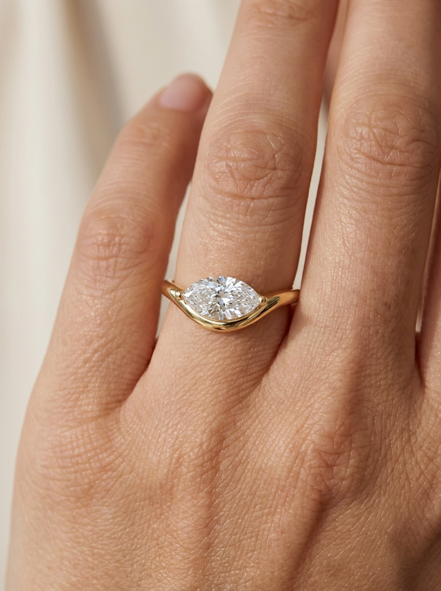 The Skiff | East-West Marquise Sculpted Band