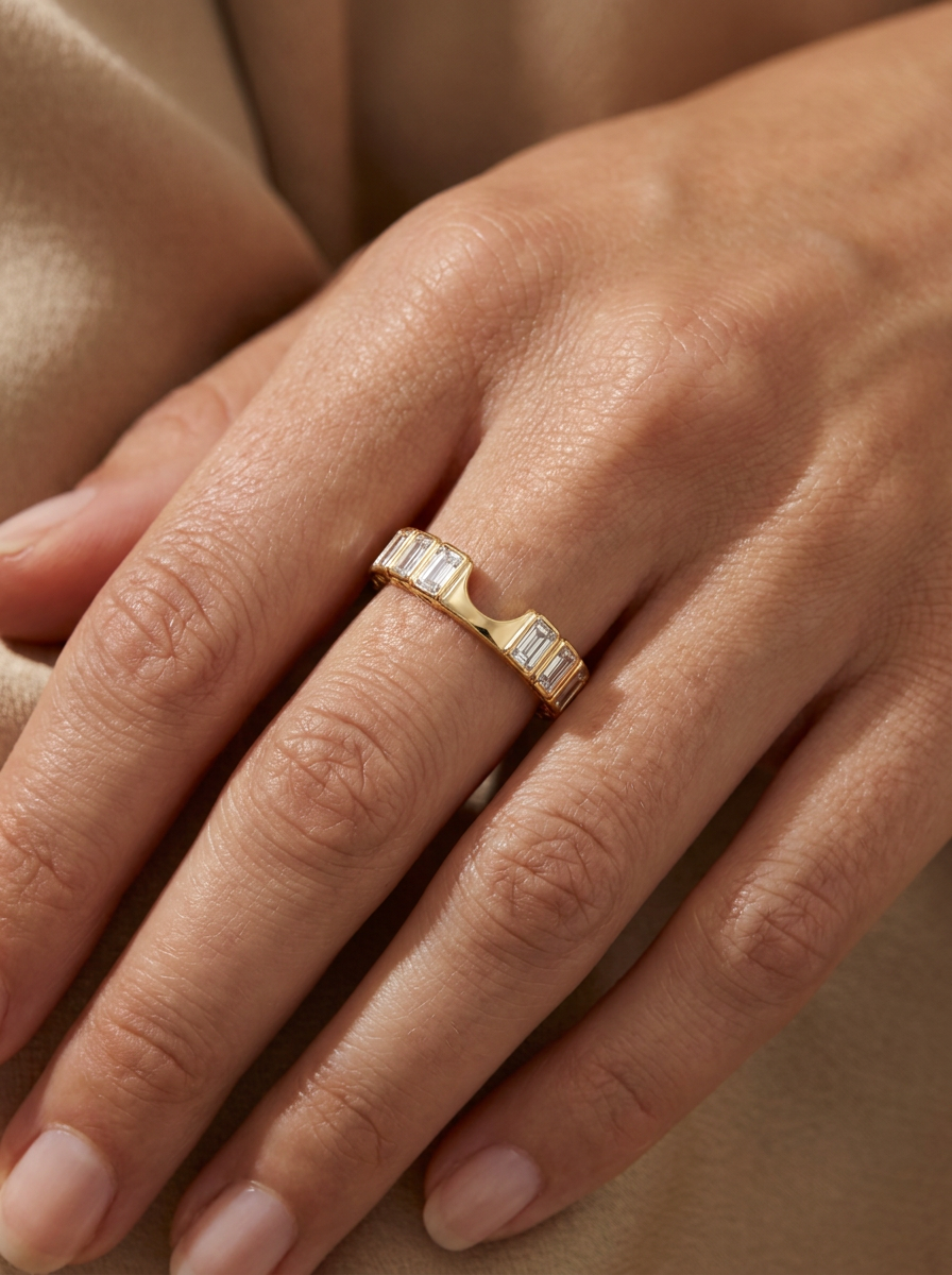The Notched Emerald | Zero-Gap Solitaire Companion Nesting Band